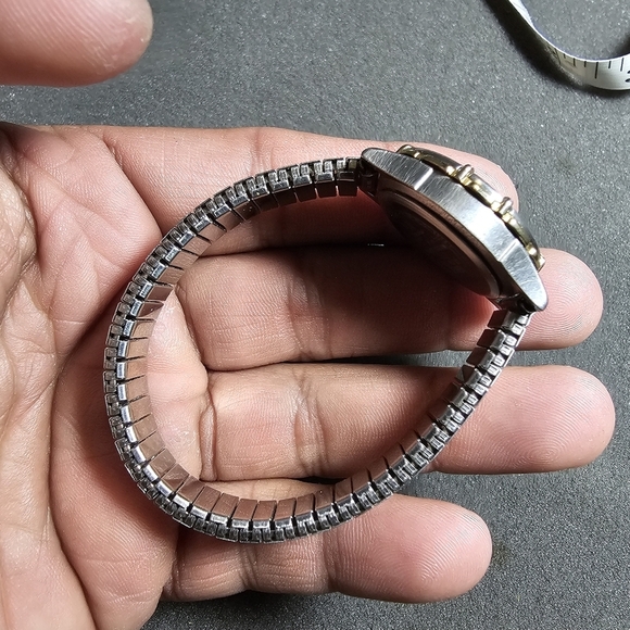 Timex Indiglo WR 30M Two Tone Quartz Analog Women's Watch Working Stretch Band s - Picture 7 of 10